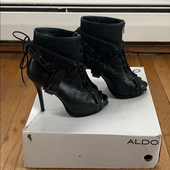 Lace up booties - Picture 2 of 6